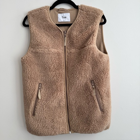 Aritzia TNA Sherpa Polar Fleece Vest - Picture 1 of 13